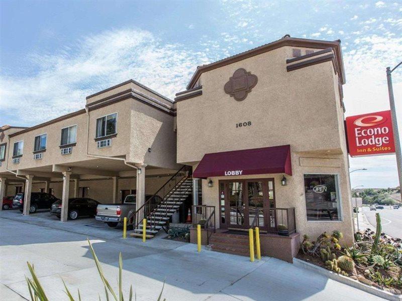 Econo Lodge Inn & Suites Fallbrook Downtown Exterior foto