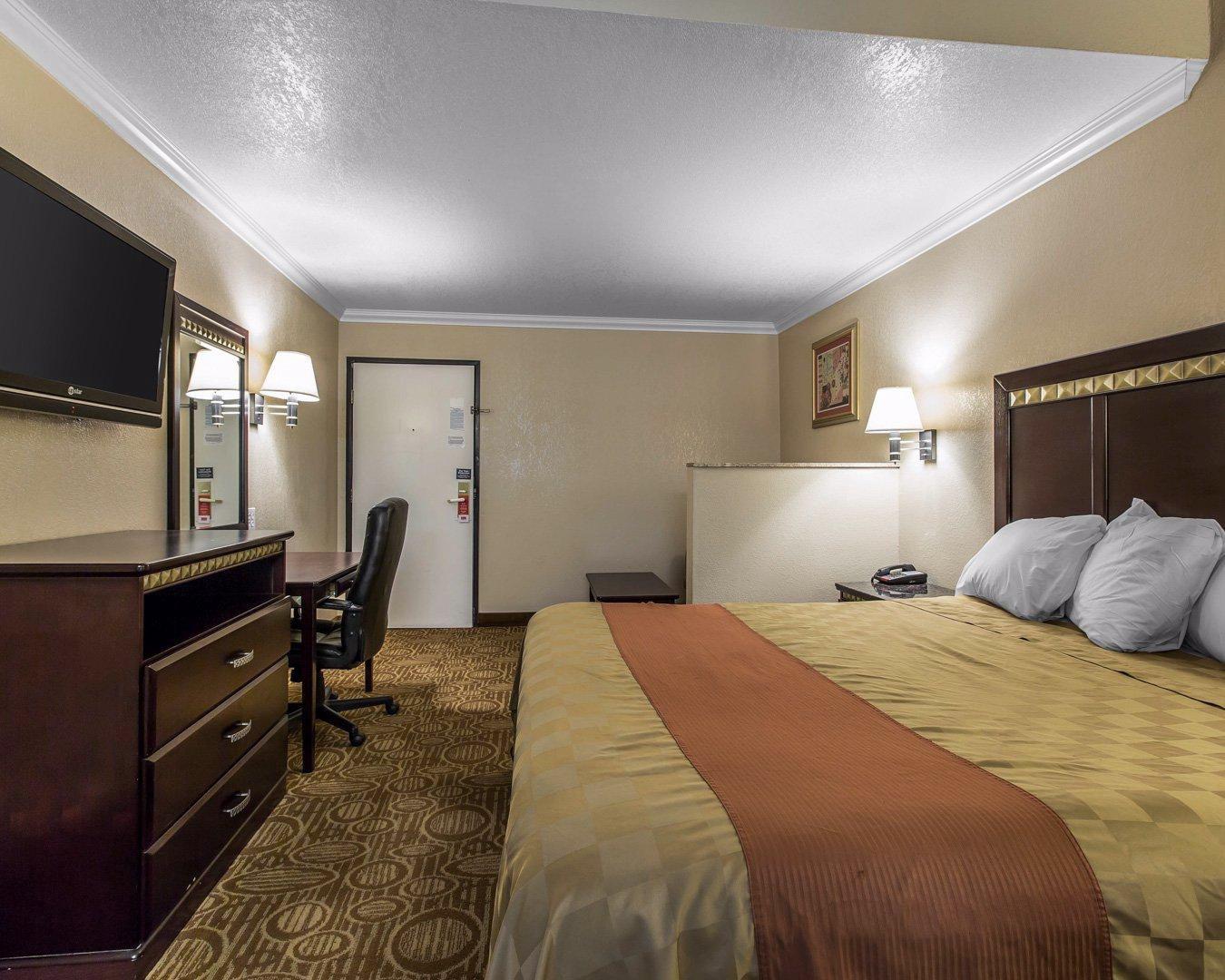 Econo Lodge Inn & Suites Fallbrook Downtown Exterior foto