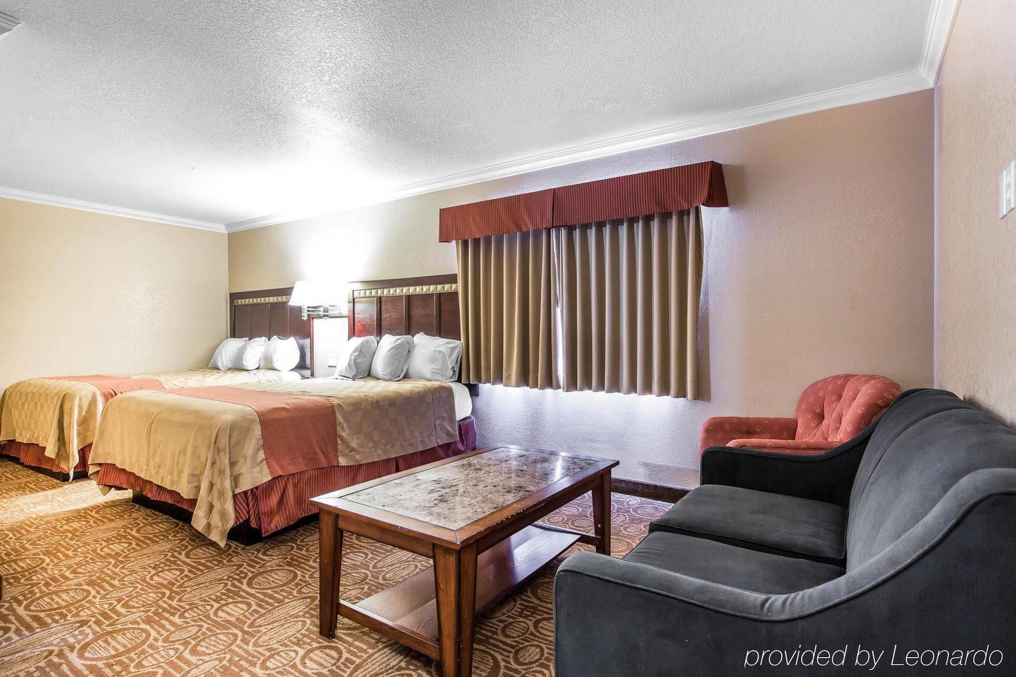 Econo Lodge Inn & Suites Fallbrook Downtown Exterior foto