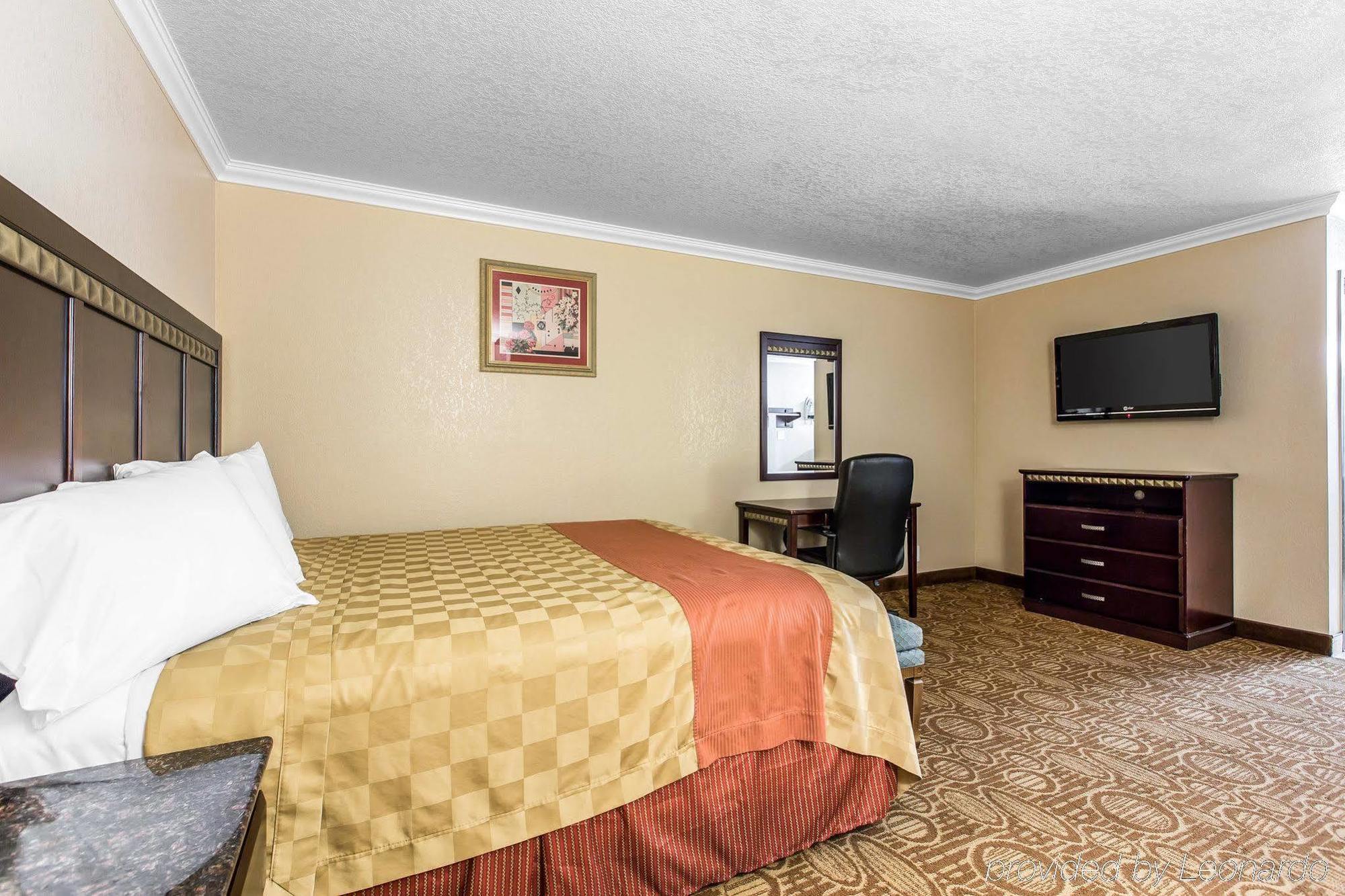 Econo Lodge Inn & Suites Fallbrook Downtown Exterior foto