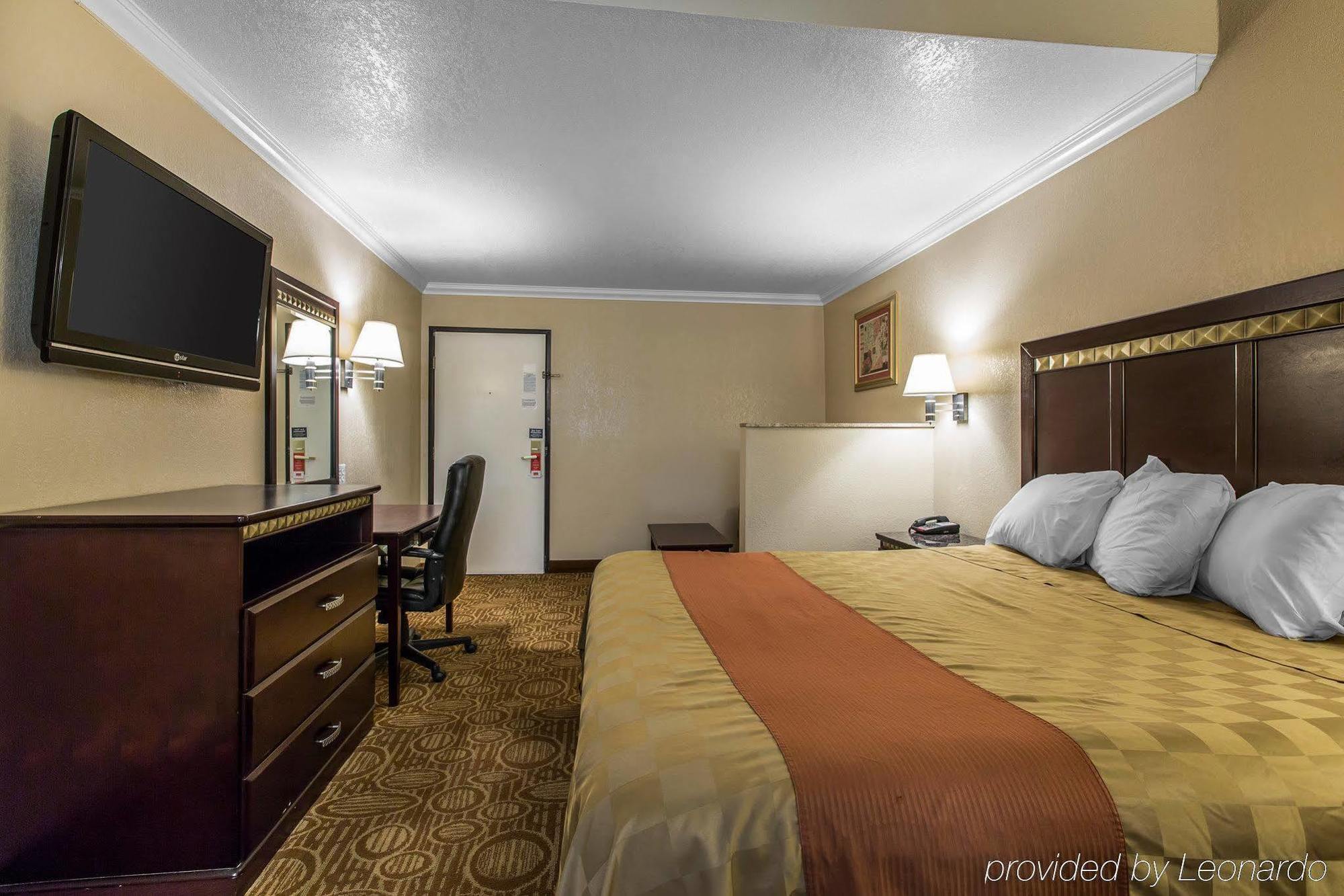 Econo Lodge Inn & Suites Fallbrook Downtown Exterior foto